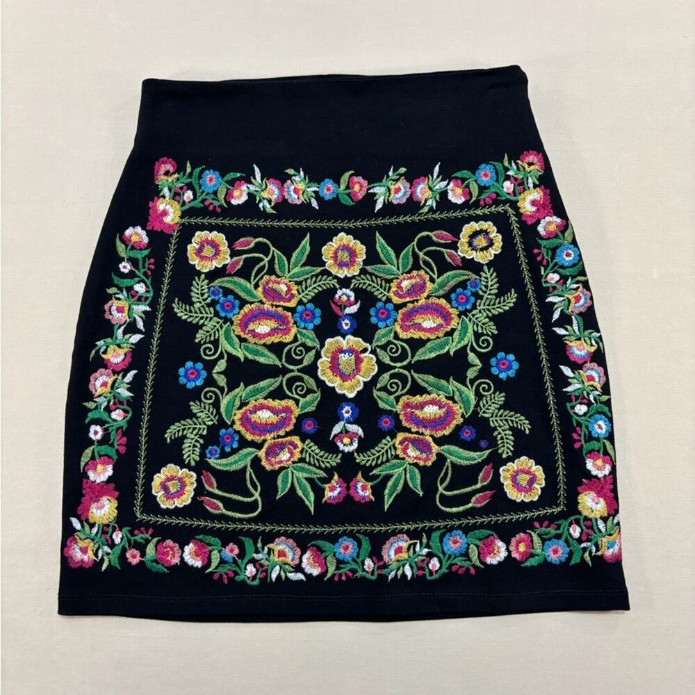 Angel Womens Black Mini Skirt with Colorful Floral Mexican Embroidery Size Small